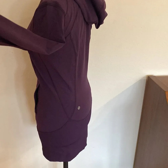 Lululemon deep plum jacket sz 6 pristine condition front zip hooded EUC long - Picture 5 of 6
